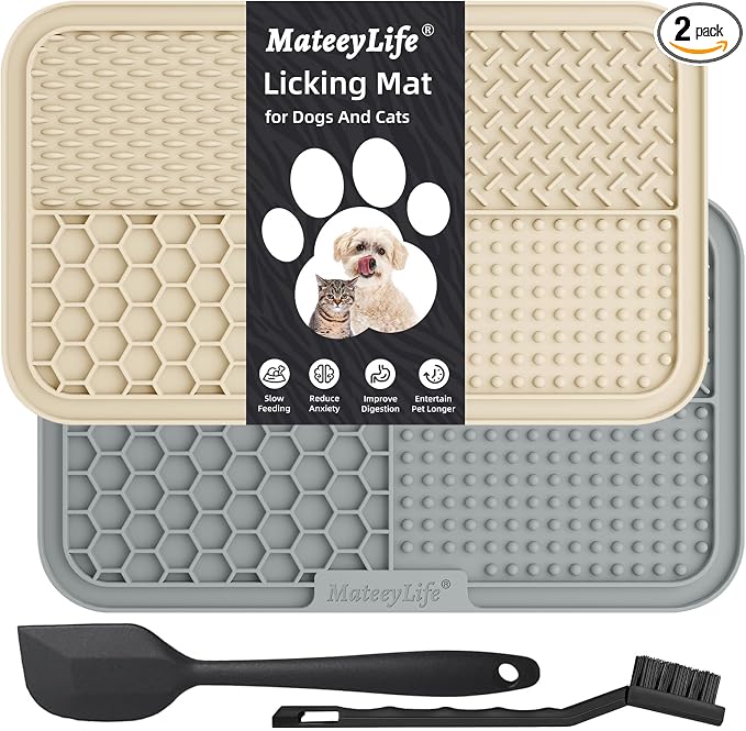 Silicone lick mat set for dogs and cats